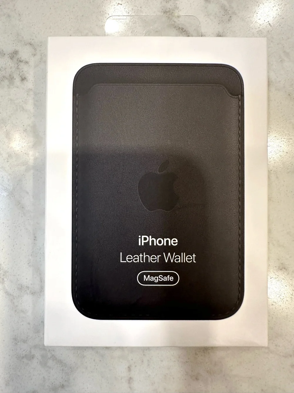 Apple iPhone Leather Wallet with MagSafe - Black